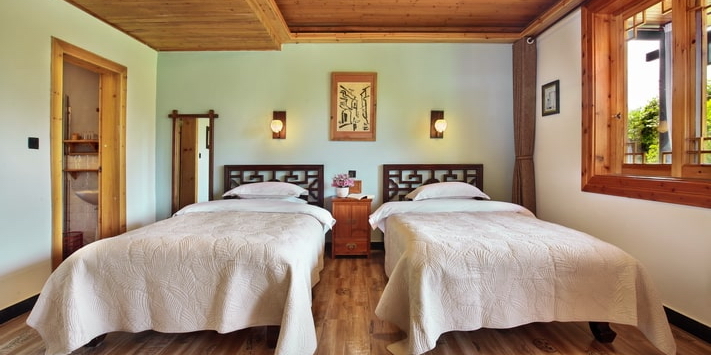 Heritage and comfort await your family at Yangshuo Mountain Retreat. The best of Yangshuo family acocmmodation.