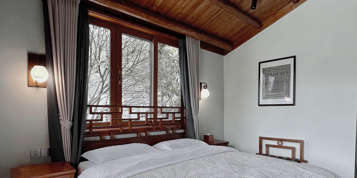 This spacious river view room is a couples favorite at Yangshuo Mountain Retreat.